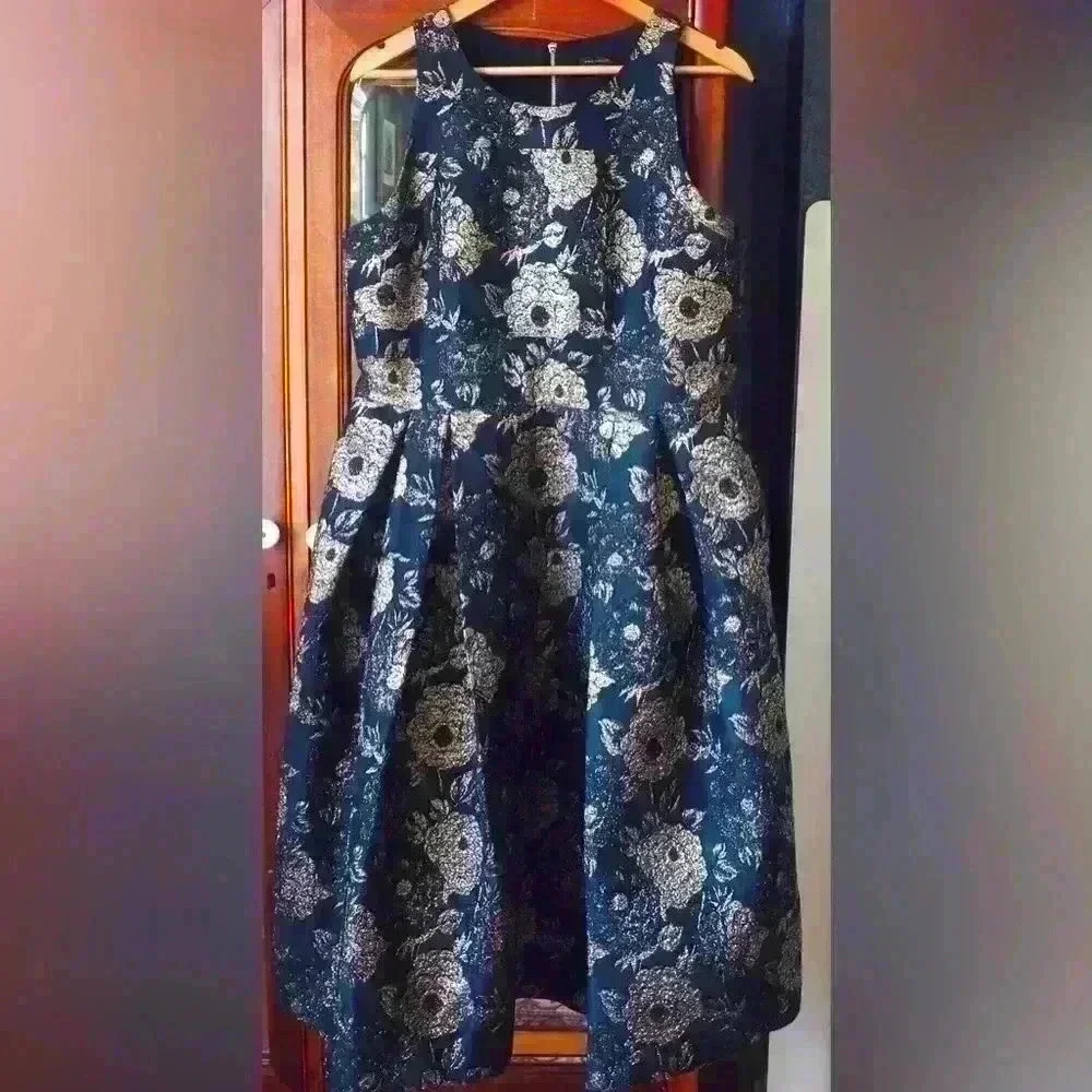 Ann Taylor Factory Black Gold Foil Floral Sleeveless Dress Fit & Flare - Picture 9 of 16